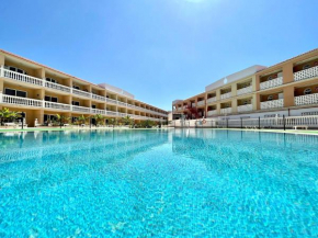 Nice studio with sea views, piscina, Wifi,well connected, Tenerife South